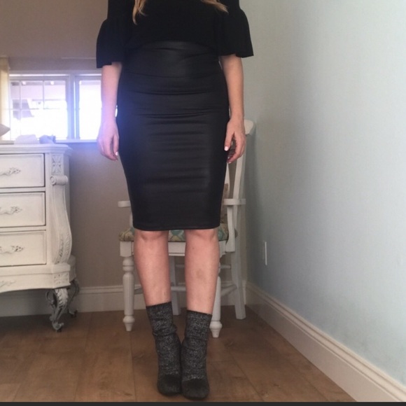 HipFinds Dresses & Skirts - 🍂City Style Faux Leather Midi Skirt 🍂Sale